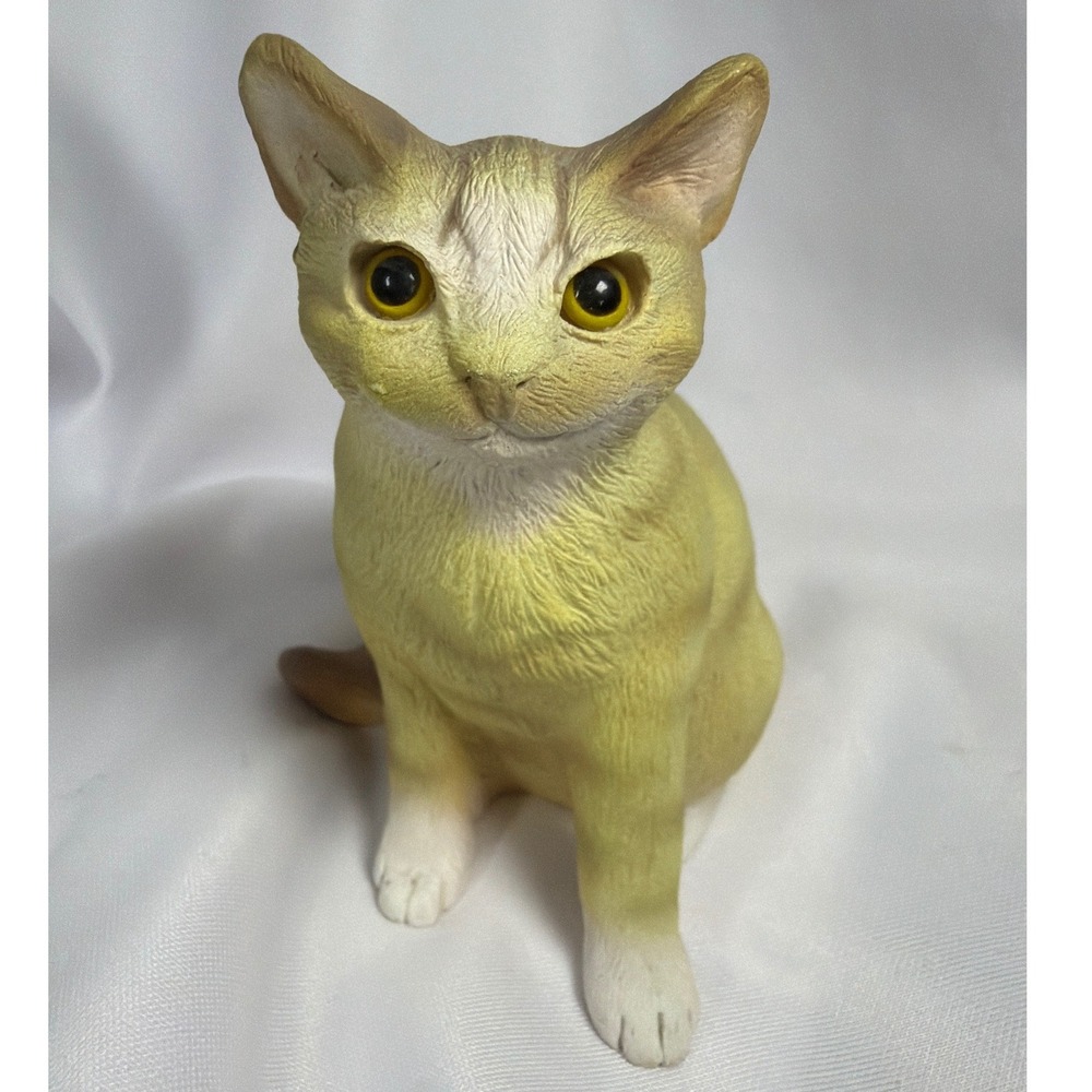 CBC '92 Sitting Cat Figurine Vintage Yellow Cream Resin Feline Statue Small 4.5"